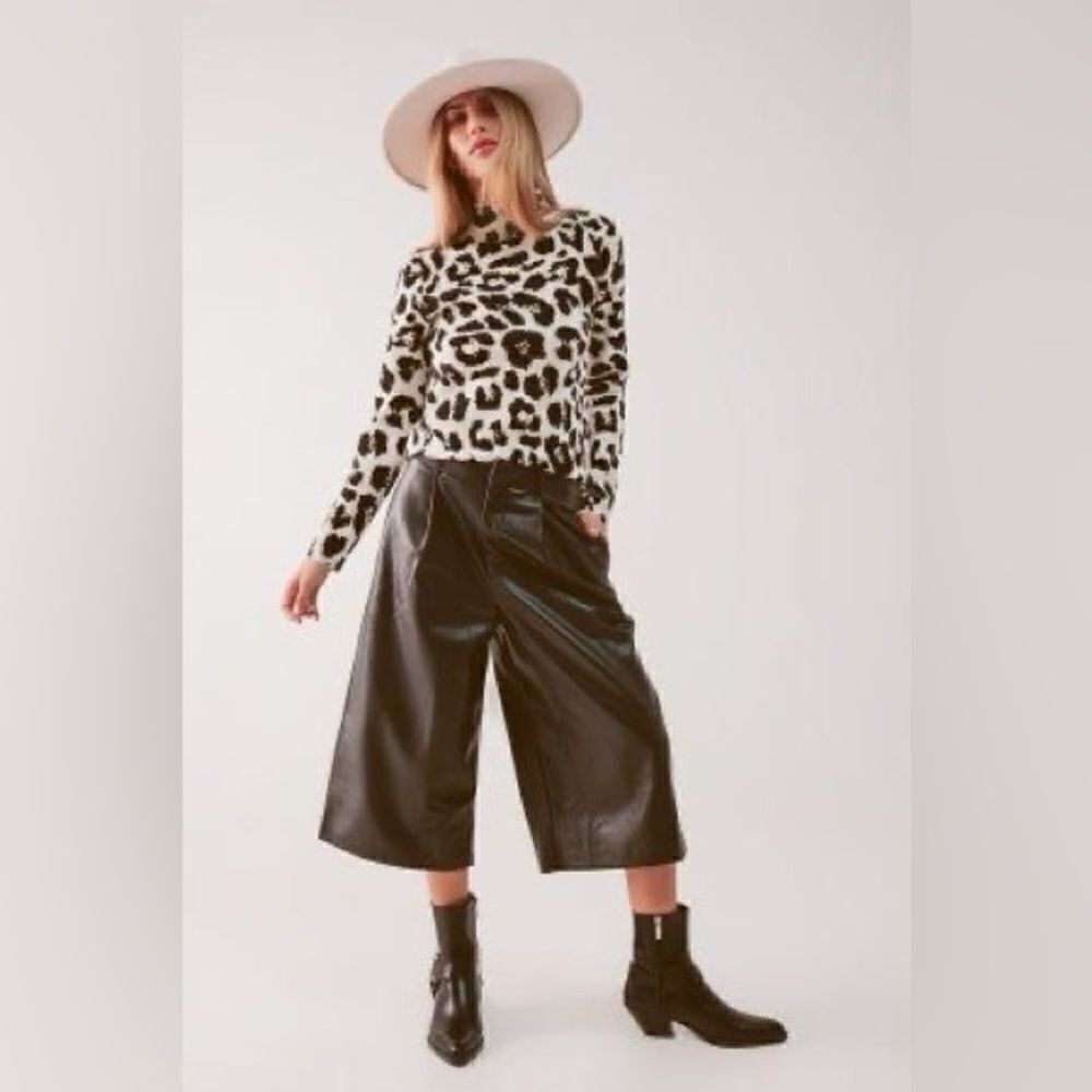 New Q2 Black Wide Leg Crop Vegan Leather Pants - Picture 5 of 12
